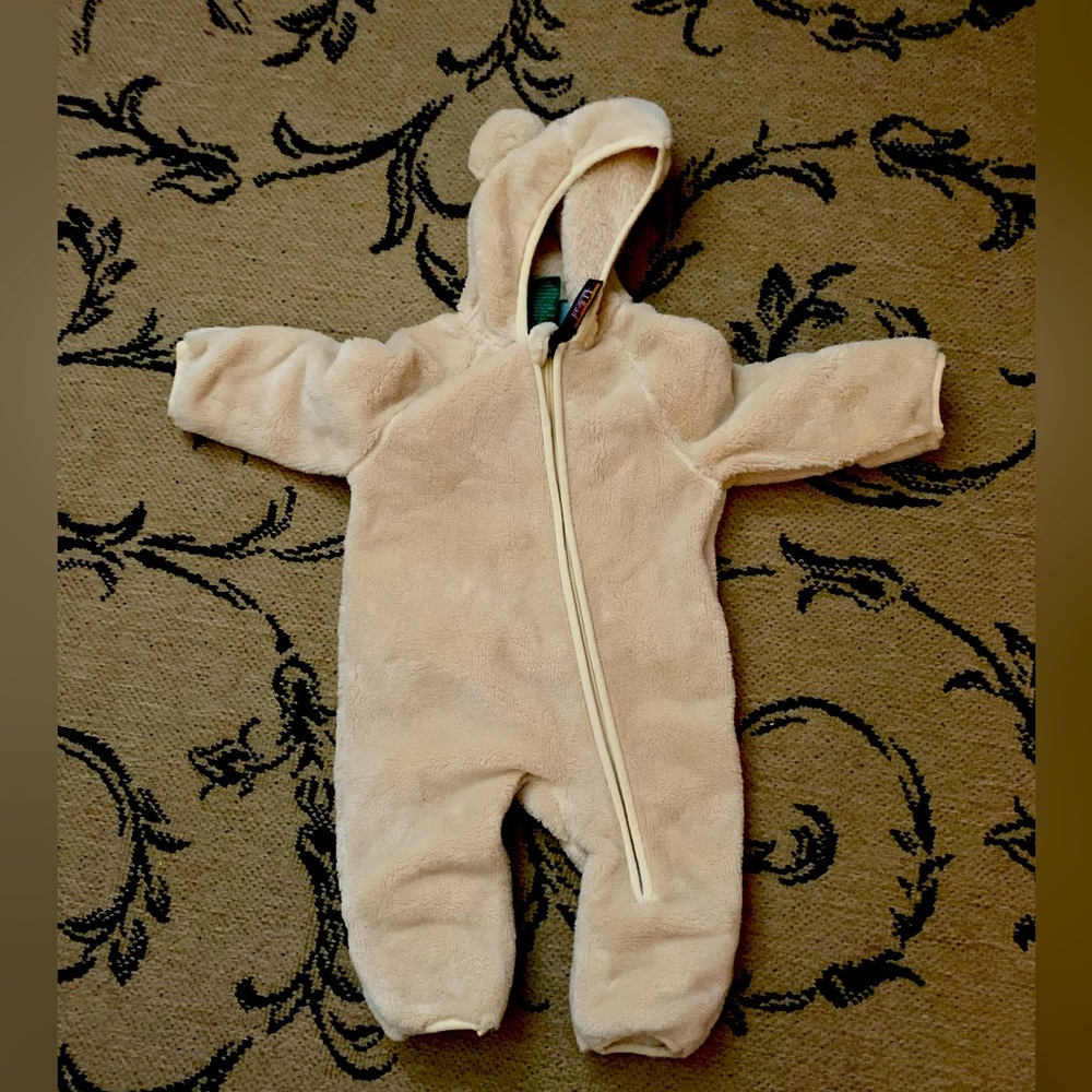 LL Bean Bear snowsuit size 0-3months